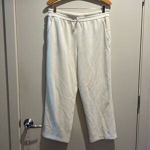 Lululemon cropped softstreme pants
